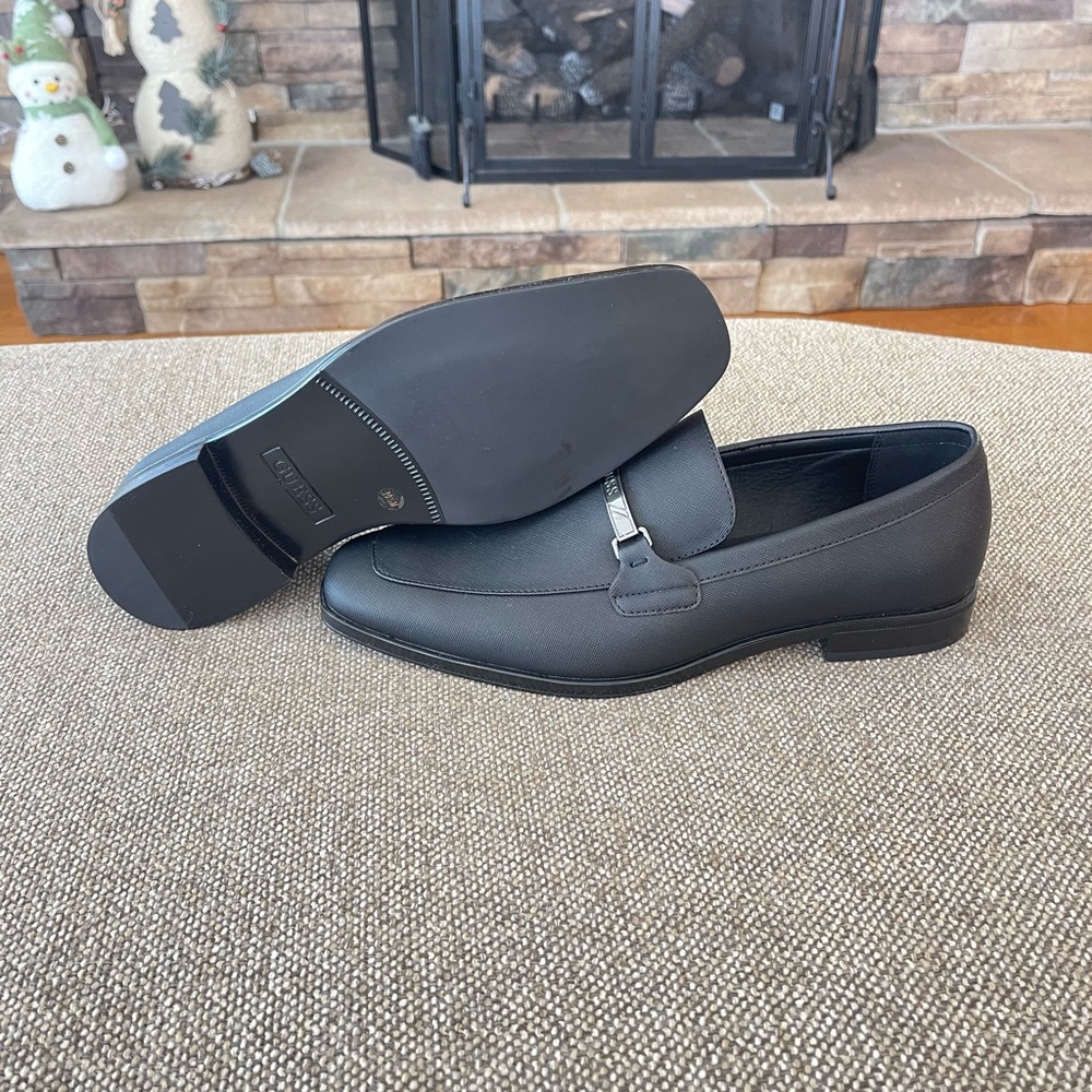 Guess (GMHandy-R) Black Slip-On Dress Shoes Mens Size 10.5 Loafer Style New